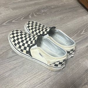 Checkered slip on Vans size 8